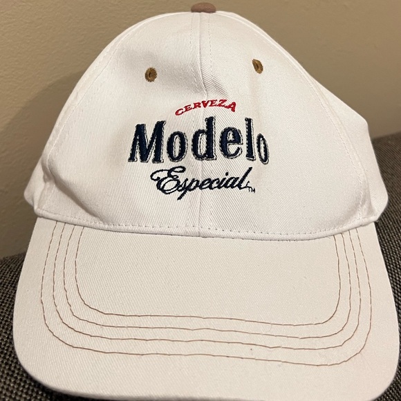 Modelo hat - Picture 2 of 3
